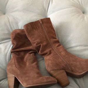 Sonoma Shoes - Women’s taupe suede boots Sonoma Shoes - Women’s taupe suede boots